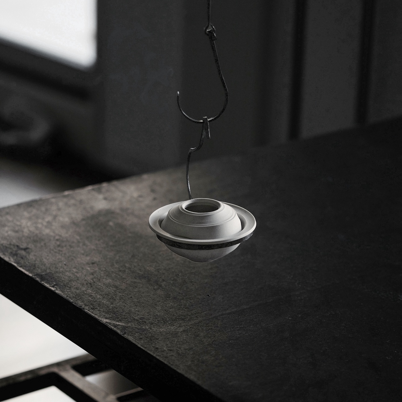 猿山 修 | 自在鉤(蓋付香炉） - Analogue Life